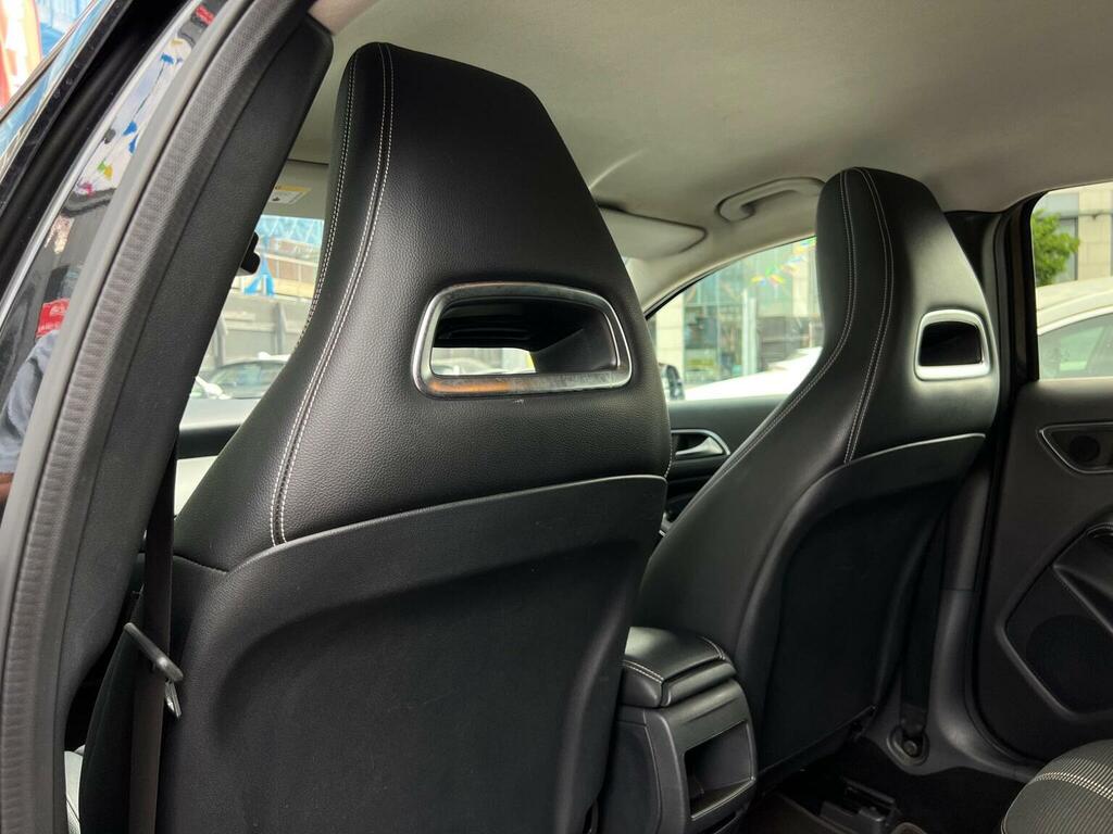 Mercedes-Benz GLA Class Gla 200 Amg Line Executive Black #24
