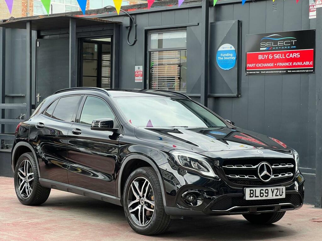 Mercedes-Benz GLA Class 1.6 Gla180 Urban Edition 7G-dct Euro 6 Ss Black