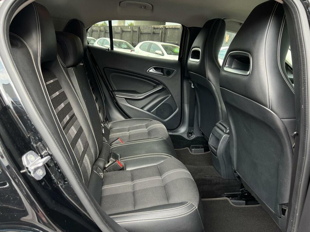 Mercedes-Benz GLA Class Gla 200 Amg Line Executive Black #25