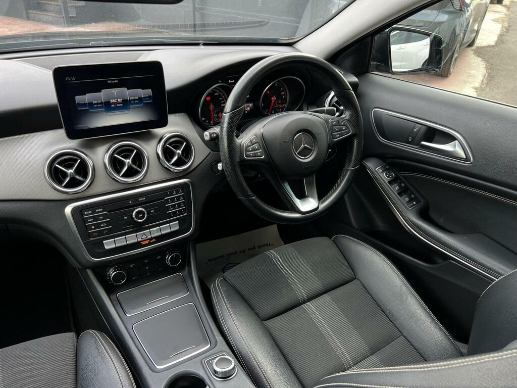 Mercedes-Benz GLA Class Gla 200 Amg Line Executive Black #18