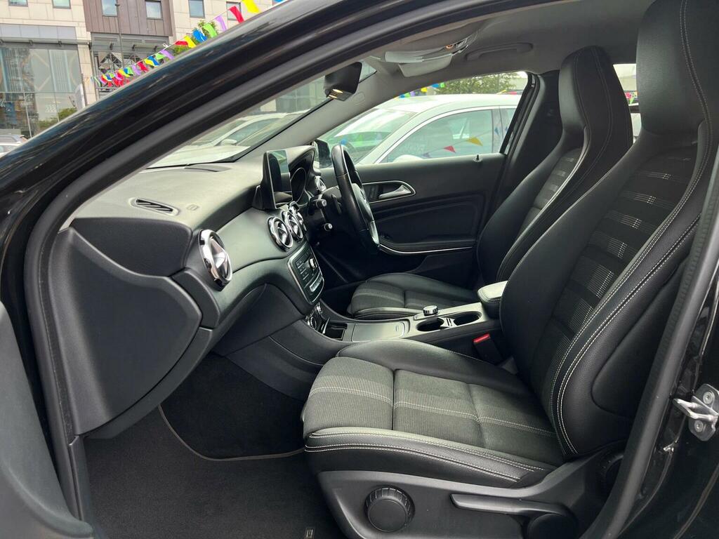 Mercedes-Benz GLA Class Gla 200 Amg Line Executive Black #60