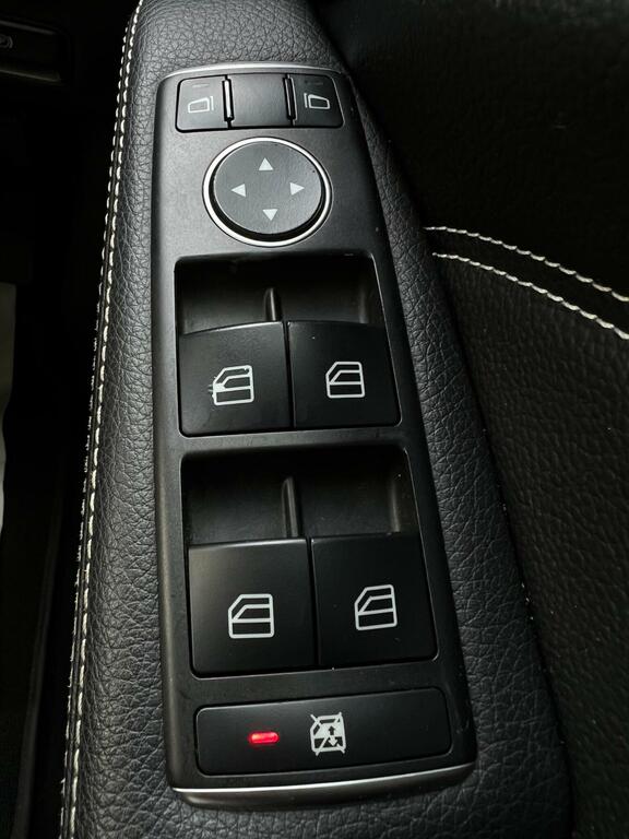Mercedes-Benz GLA Class Gla 200 Amg Line Executive Black #28