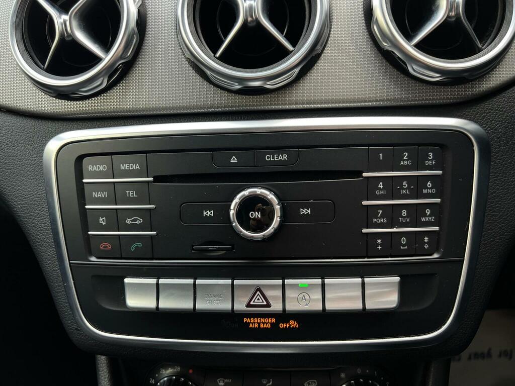 Mercedes-Benz GLA Class Gla 200 Amg Line Executive Black #34