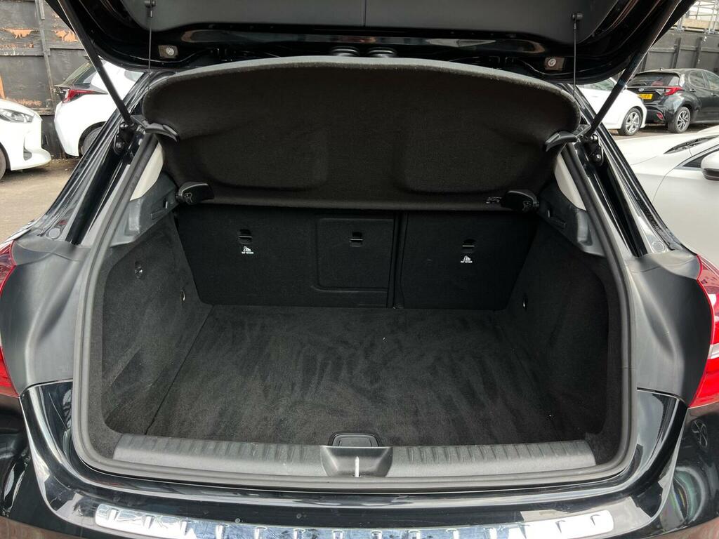 Mercedes-Benz GLA Class Gla 200 Amg Line Executive Black #57