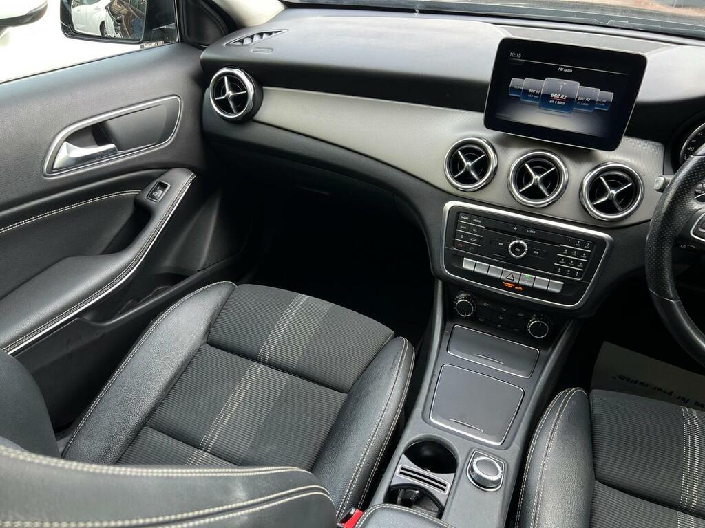 Mercedes-Benz GLA Class Gla 200 Amg Line Executive Black #19
