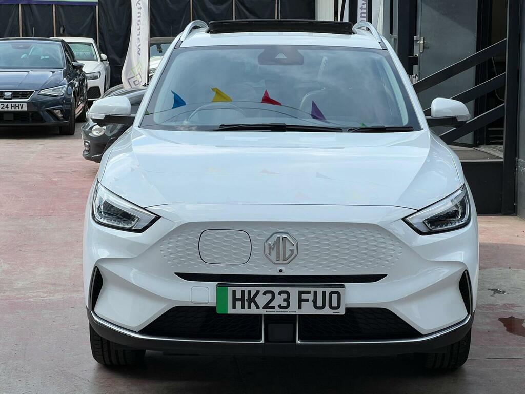 MG ZS Suv White #6