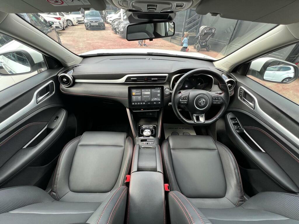 MG ZS Suv White #5
