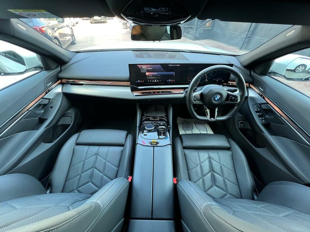 BMW i5 Saloon White #6