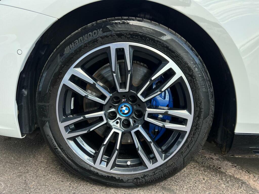 BMW i5 G60 Edrive40 M Sport Saloon Black #40