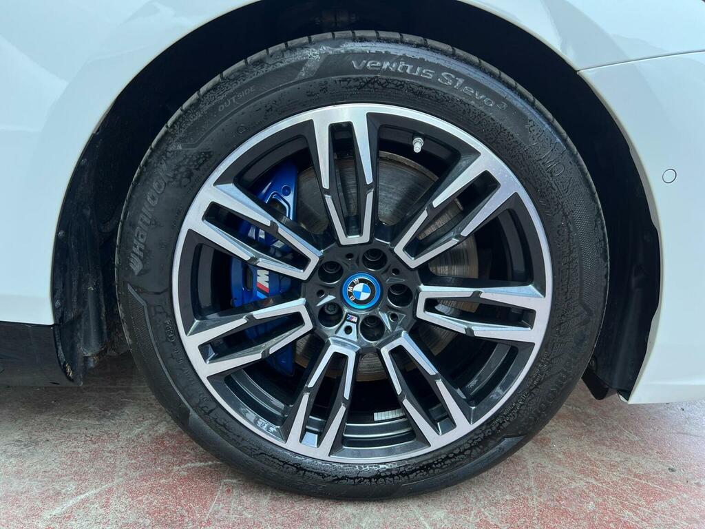 BMW i5 G60 Edrive40 M Sport Saloon Black #42