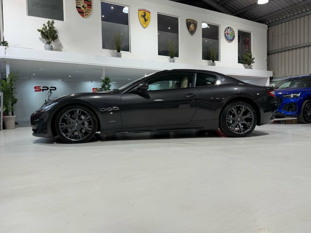 Maserati GranTurismo Sport Auto #24