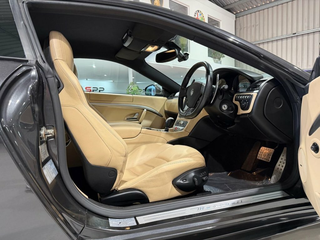 Maserati GranTurismo Sport Auto #33