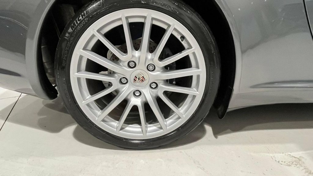 Porsche 911 Carrera 2S Black #18