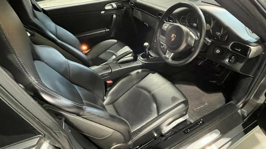 Porsche 911 Carrera 2S Black #17