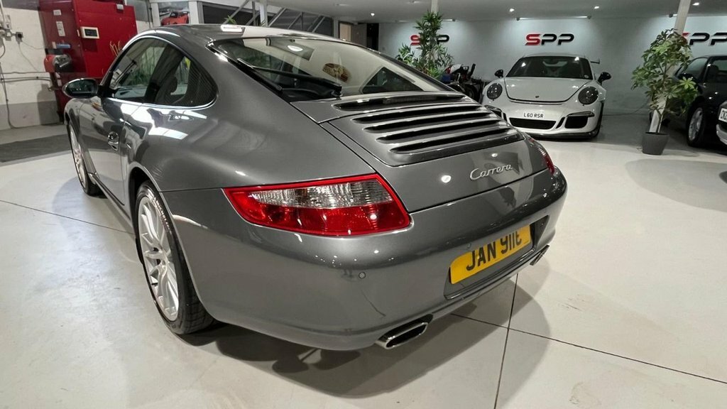 Porsche 911 Carrera 2S Black #19