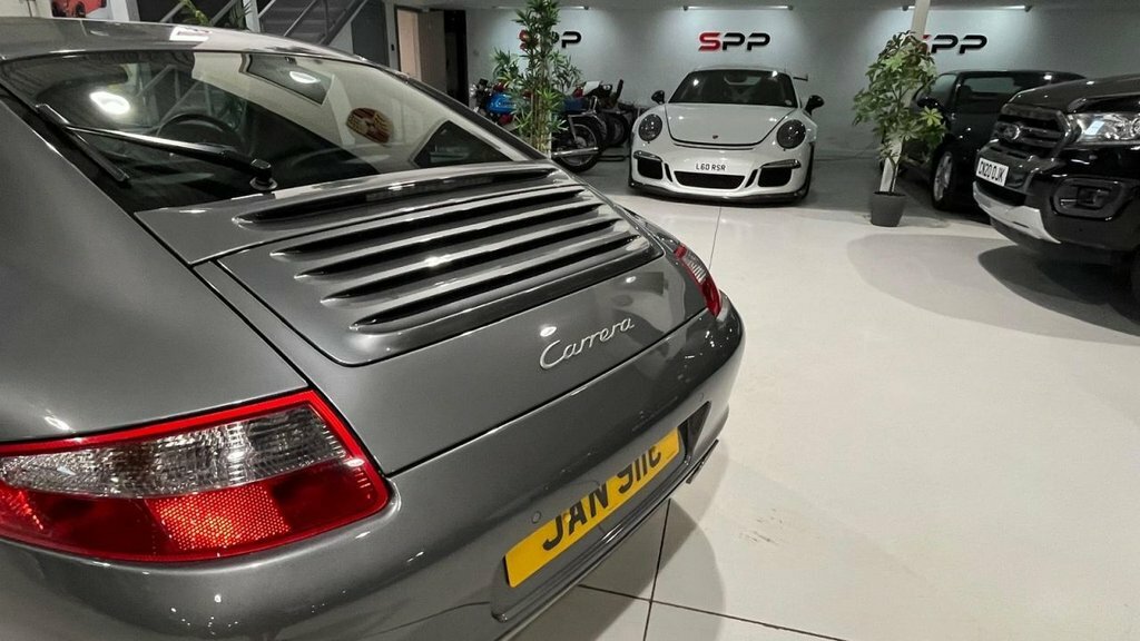 Porsche 911 Carrera 2S Black #22