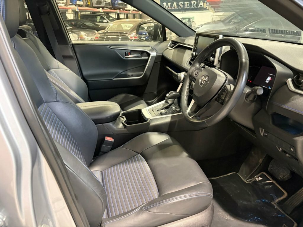 Toyota Rav 4 Dynamic Grey #25
