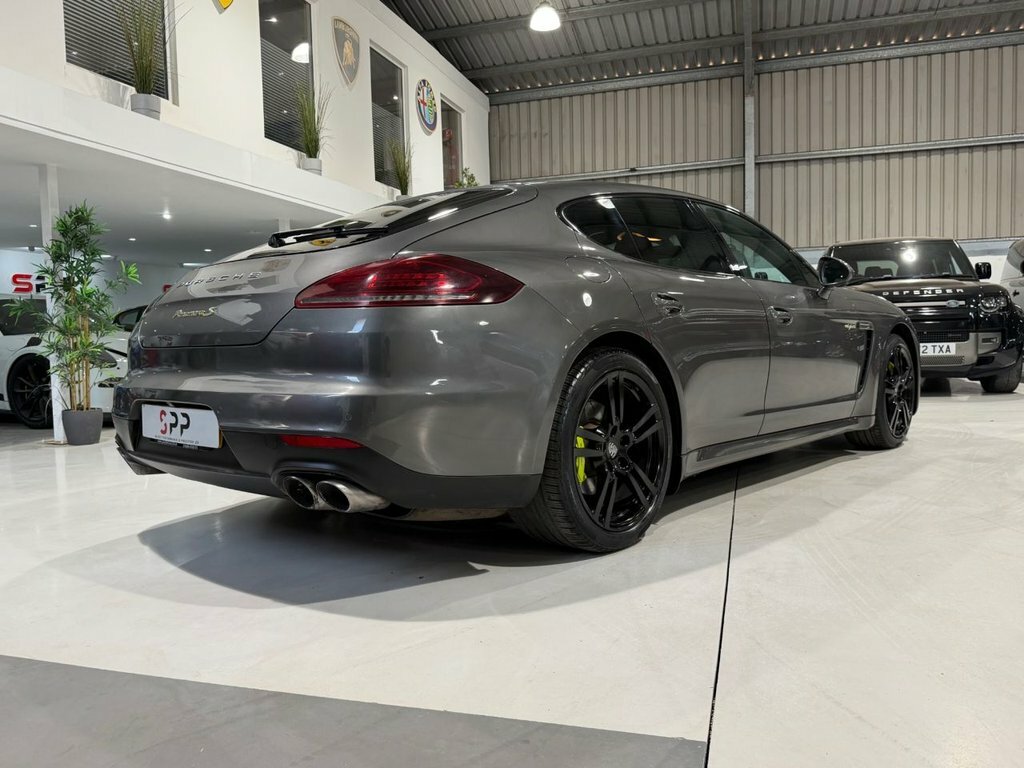 Porsche Panamera 3.0 300 V6 Tiptronic S #28