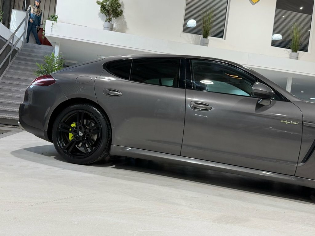 Porsche Panamera 3.0 300 V6 Tiptronic S #35