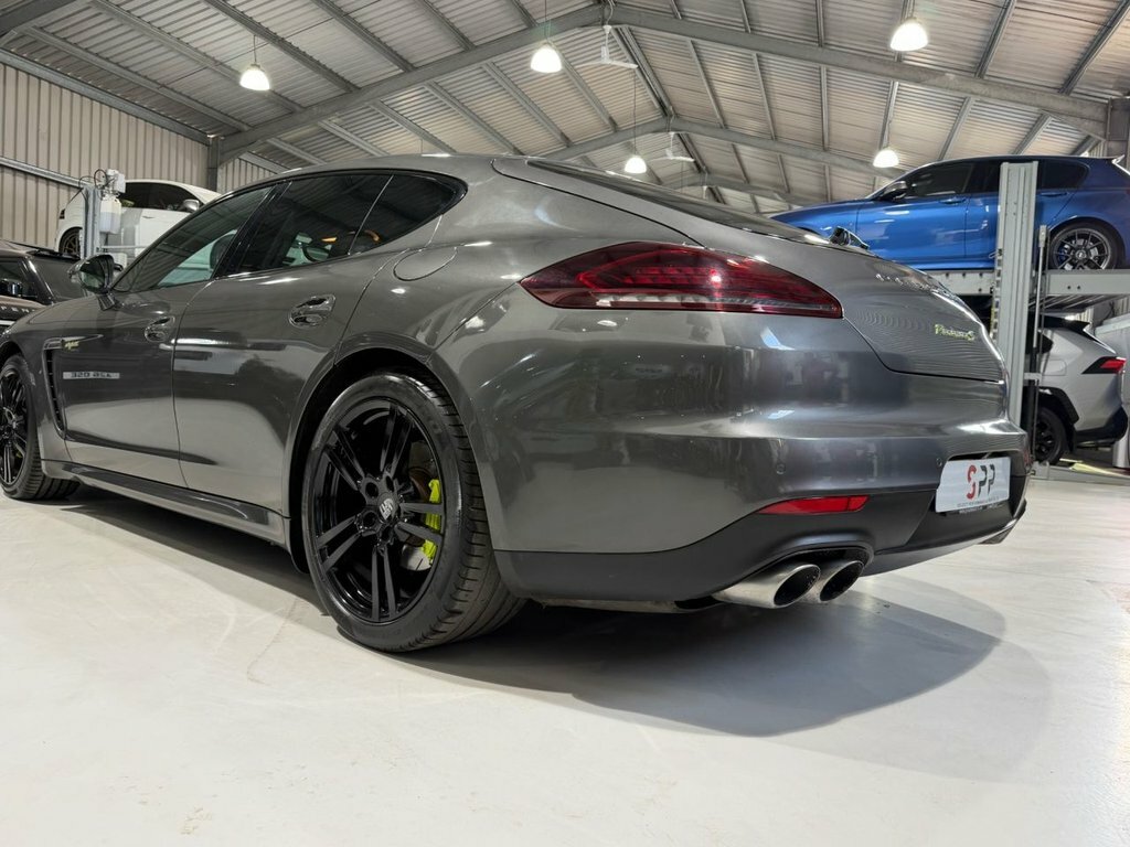 Porsche Panamera 3.0 300 V6 Tiptronic S #32