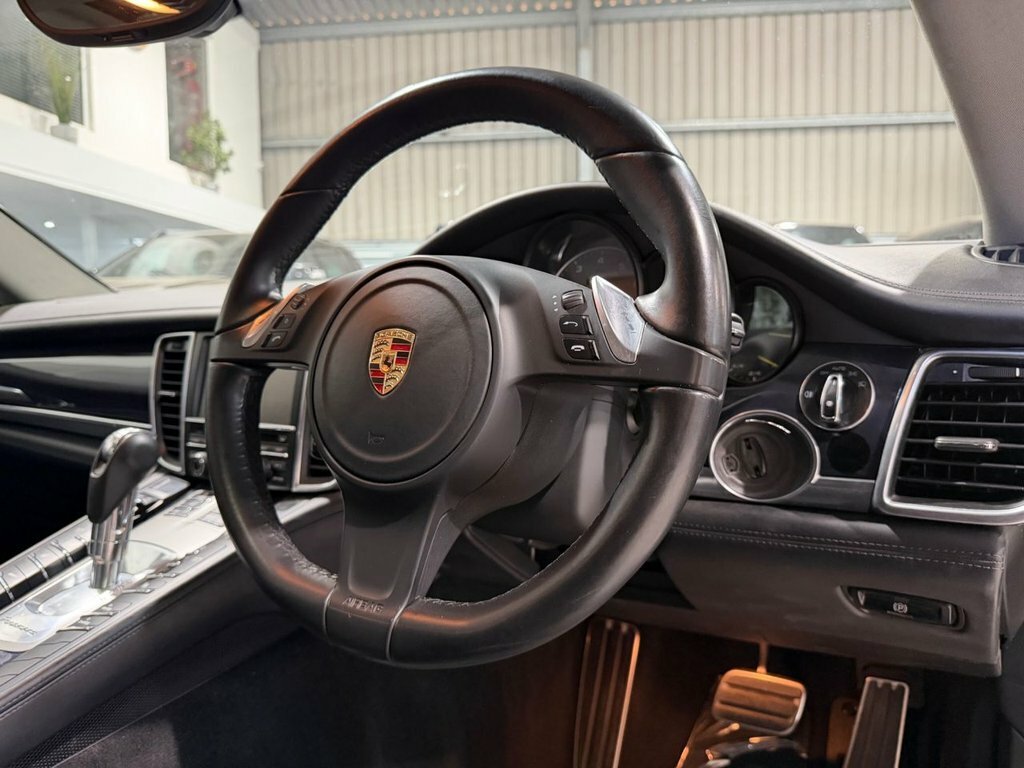 Porsche Panamera 3.0 300 V6 Tiptronic S #14