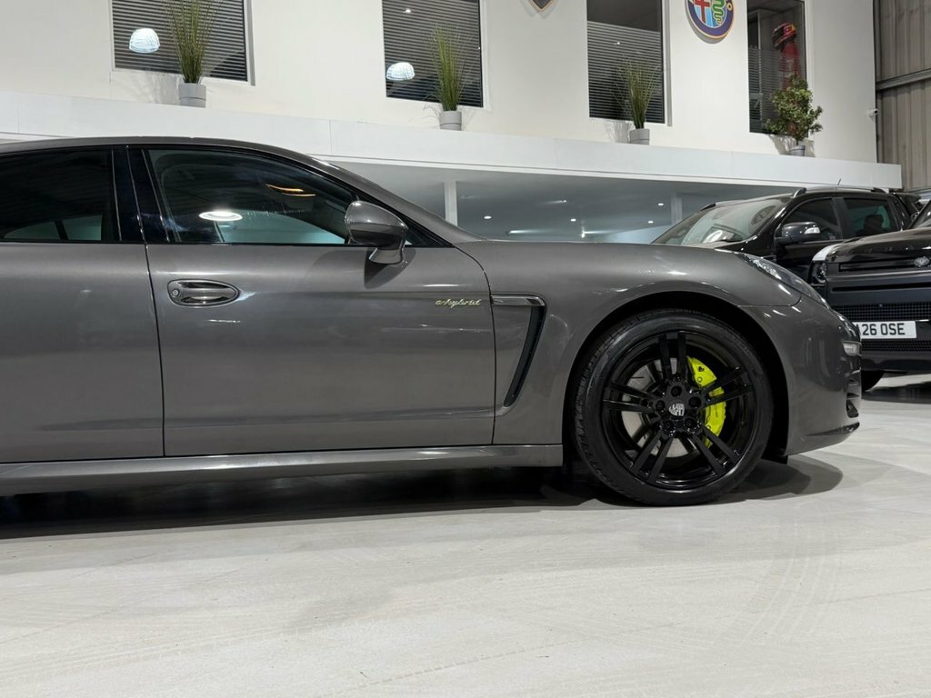 Porsche Panamera 3.0 300 V6 Tiptronic S #33