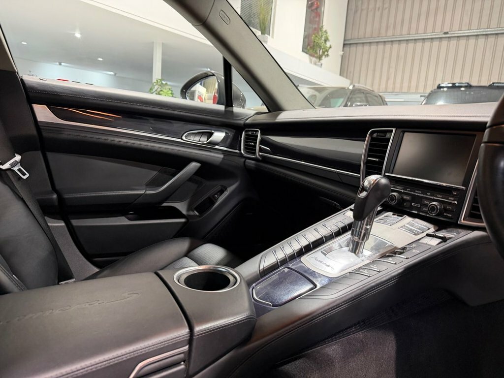 Porsche Panamera 3.0 300 V6 Tiptronic S #42