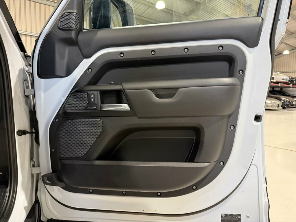 Land Rover Defender P400 Mhev Blue #25