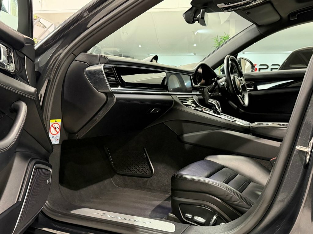 Porsche Panamera Panamera T S E-hybrid Silver #14