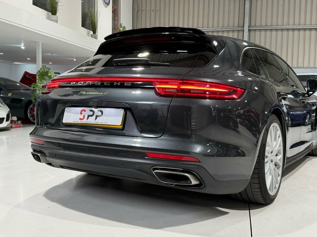 Porsche Panamera Panamera T S E-hybrid Silver #31