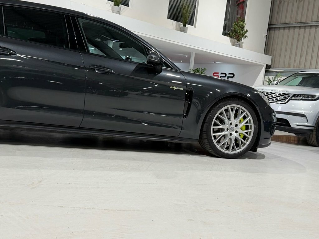 Porsche Panamera Panamera T S E-hybrid Silver #38