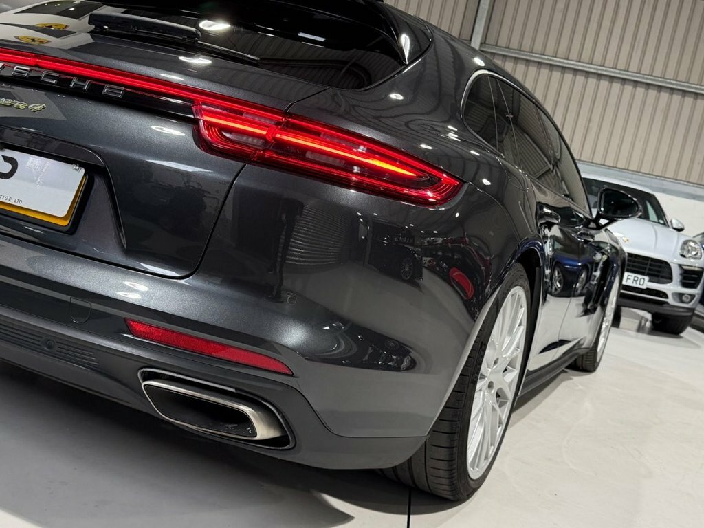 Porsche Panamera Panamera T S E-hybrid Silver #37