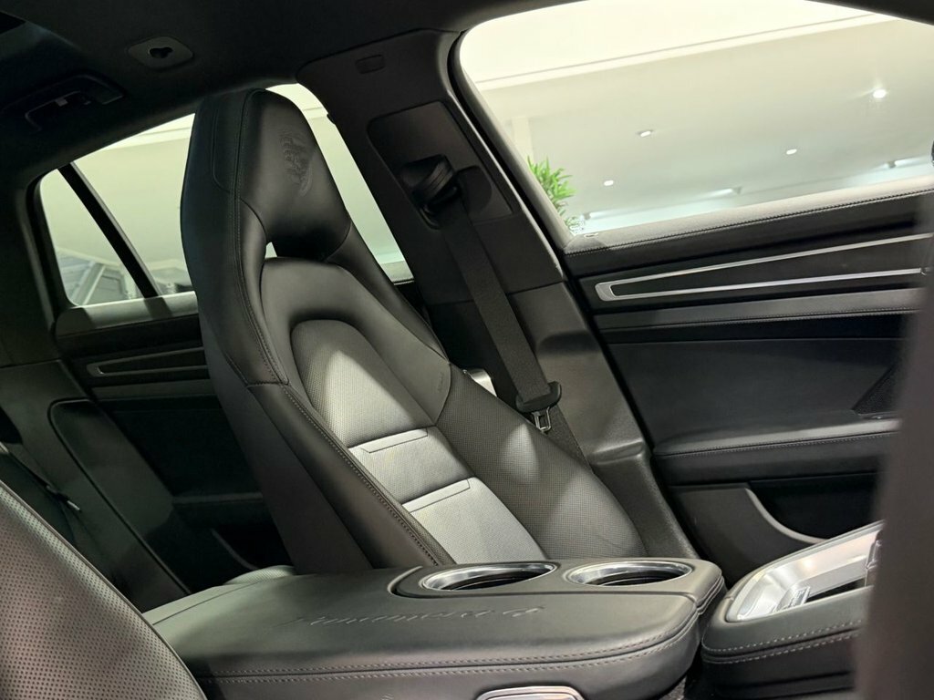 Porsche Panamera 2.9 V6 4 Platinum Edition E-hybrid Pdk Black #47