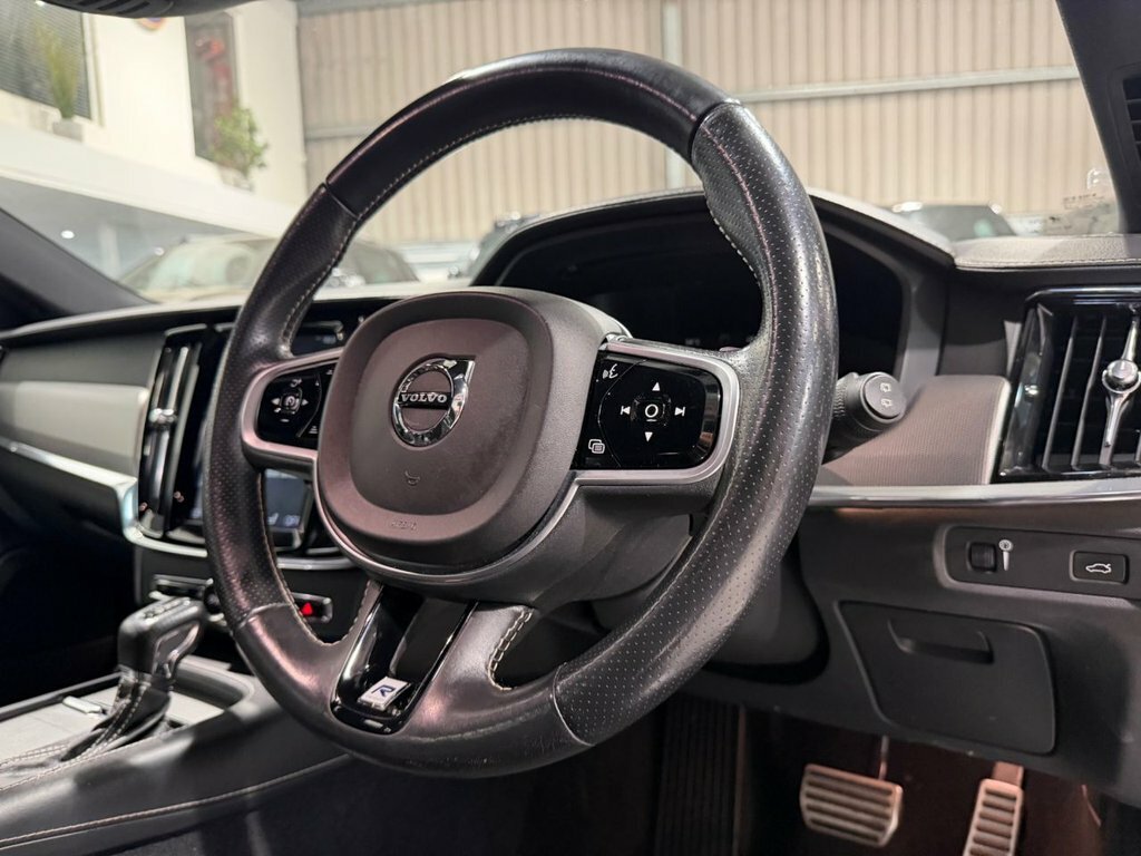 Volvo V90 2.0 D4 Momentum 188 Bhp Silver #13