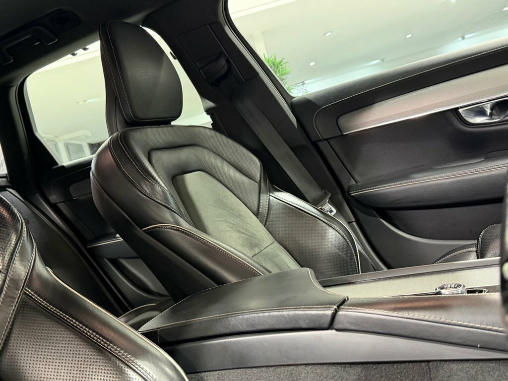 Volvo V90 2.0 D4 Momentum 188 Bhp Silver #38