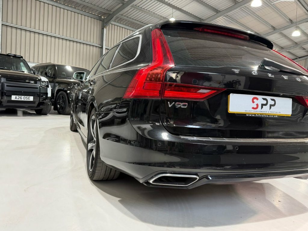 Volvo V90 2.0 D4 Momentum 188 Bhp Silver #11