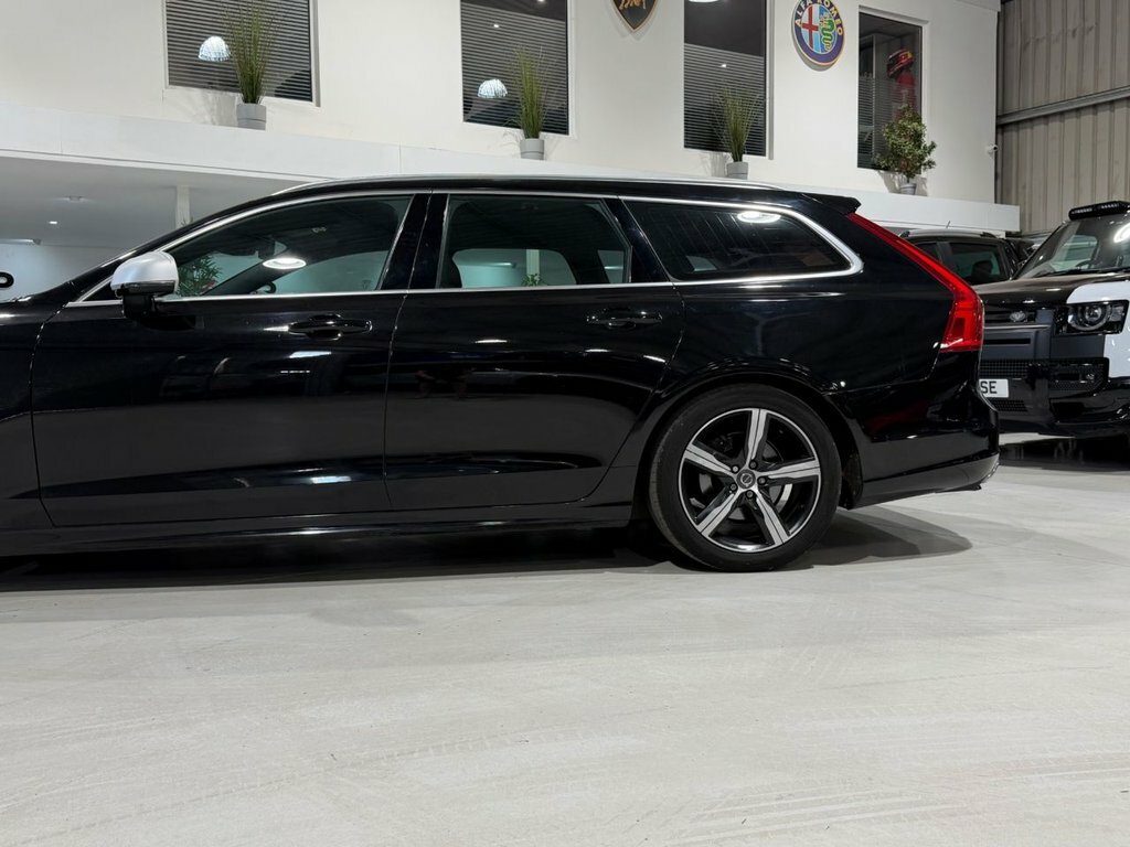 Volvo V90 2.0 D4 Momentum 188 Bhp Silver #29