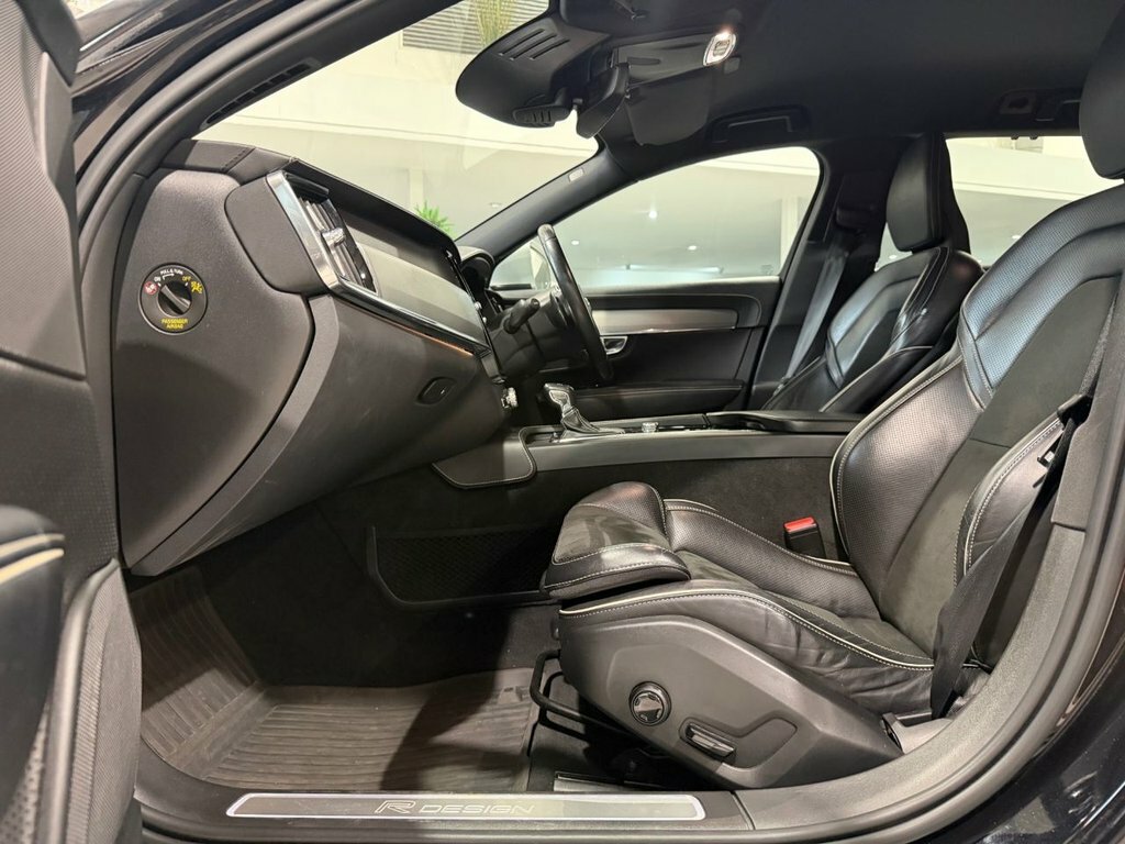 Volvo V90 2.0 D4 Momentum 188 Bhp Silver #42