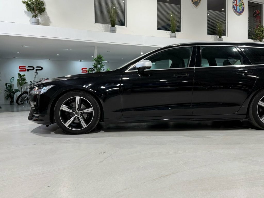Volvo V90 2.0 D4 Momentum 188 Bhp Silver #30
