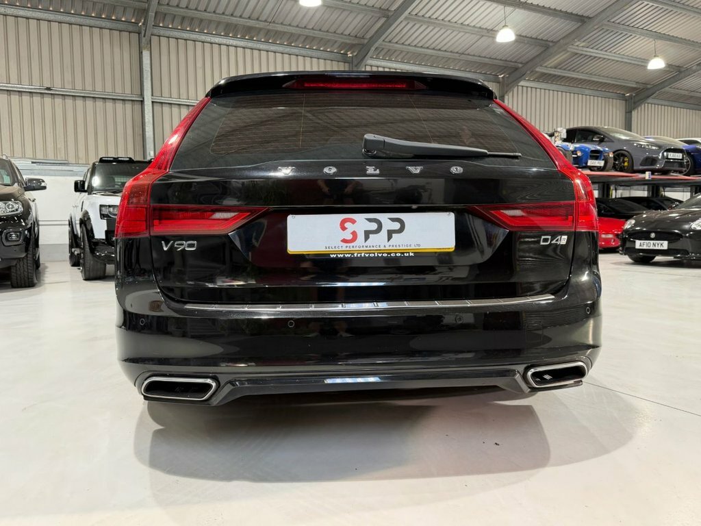 Volvo V90 2.0 D4 Momentum 188 Bhp Silver #9
