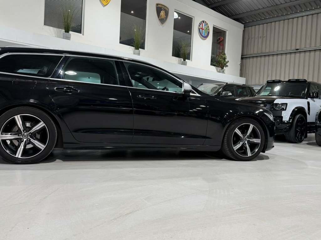 Volvo V90 2.0 D4 Momentum 188 Bhp Silver #32
