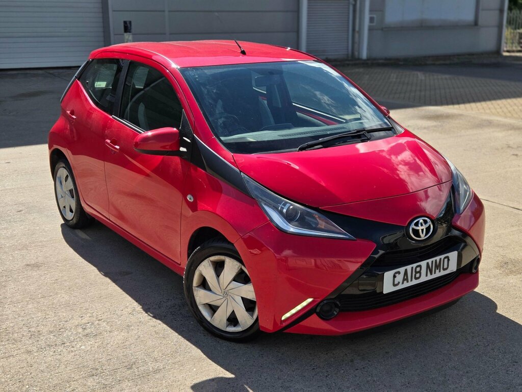 Toyota Aygo 1.0 Vvt-i X-play X-shift Euro 6 Red #5