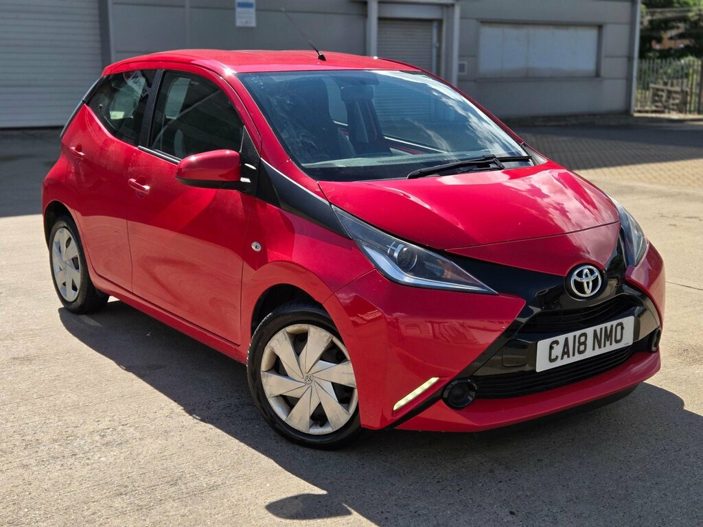 Toyota Aygo 1.0 Vvt-i X-play X-shift Euro 6 Red