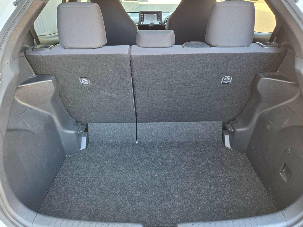 Toyota Yaris 1.5 Hybrid Icon Cvt Black #41