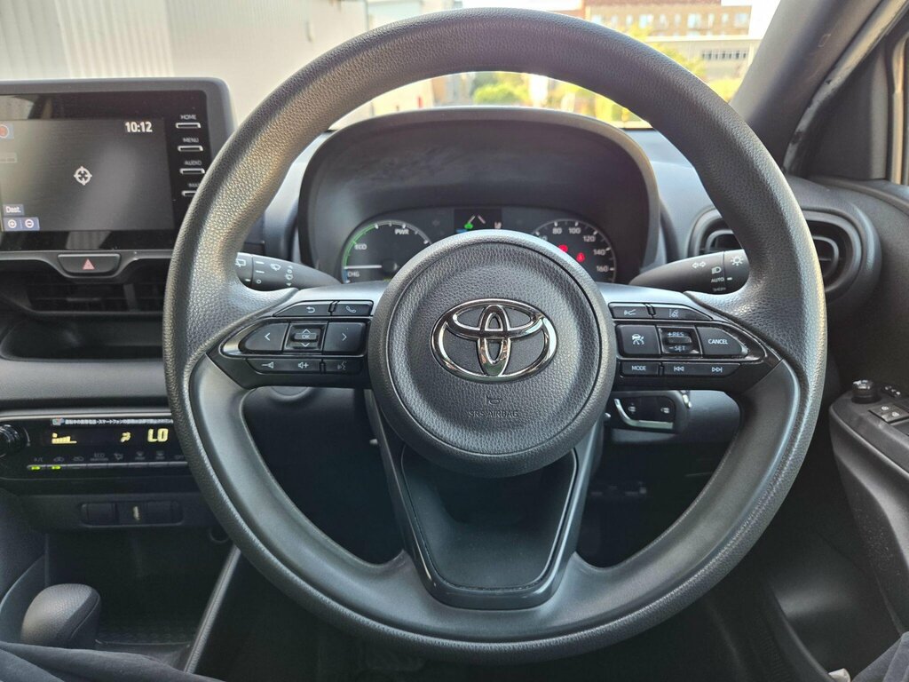 Toyota Yaris 1.5 Hybrid Icon Cvt Black #28