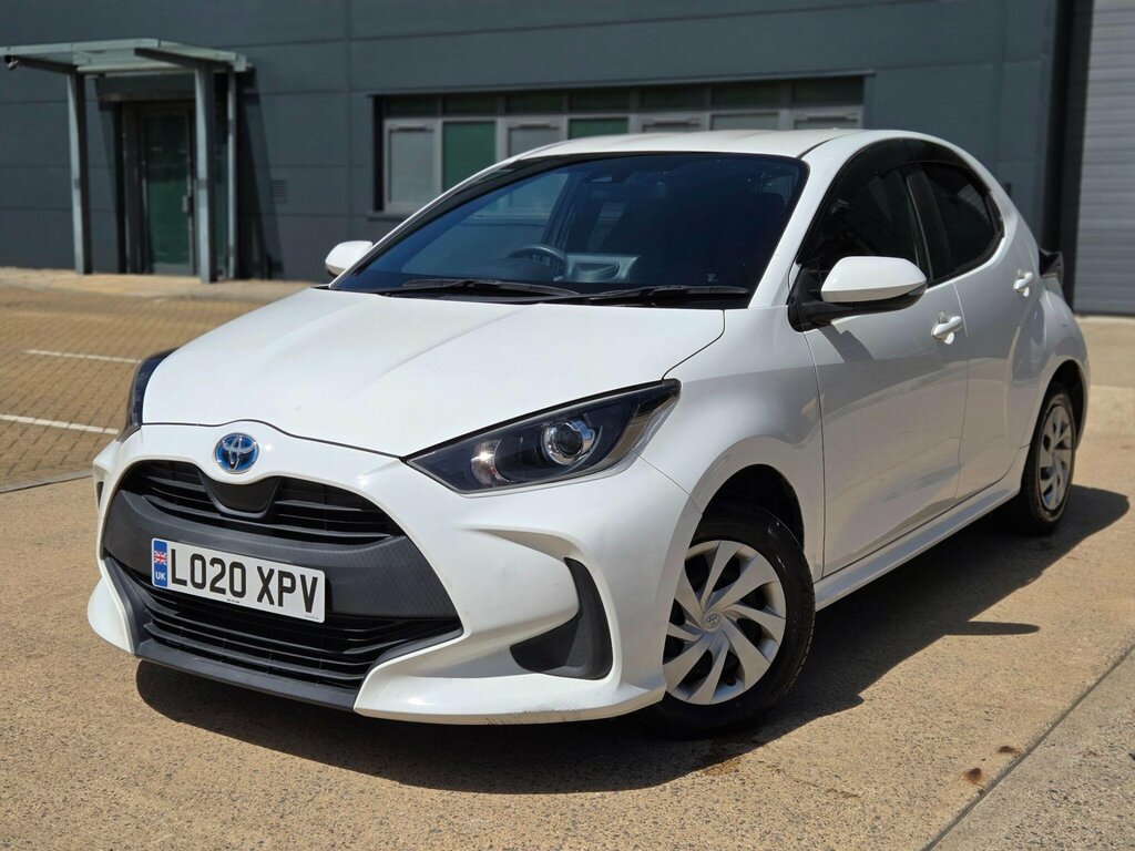 Toyota Yaris 1.5 Hybrid Icon Cvt Black #2