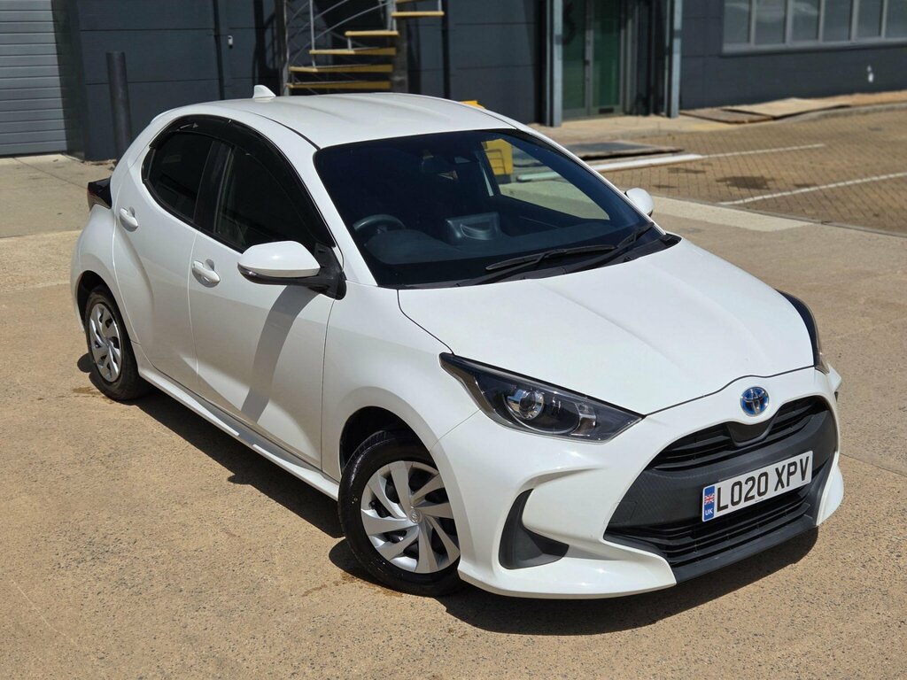 Toyota Yaris 1.5 Hybrid Icon Cvt Black #8