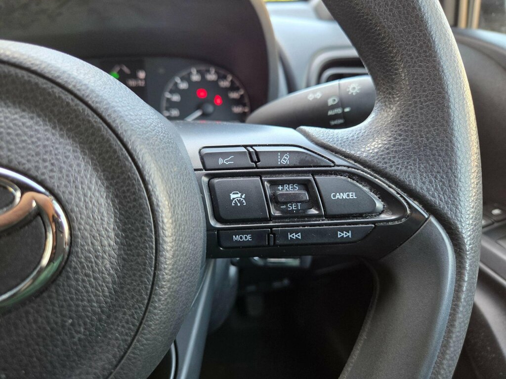 Toyota Yaris 1.5 Hybrid Icon Cvt Black #31