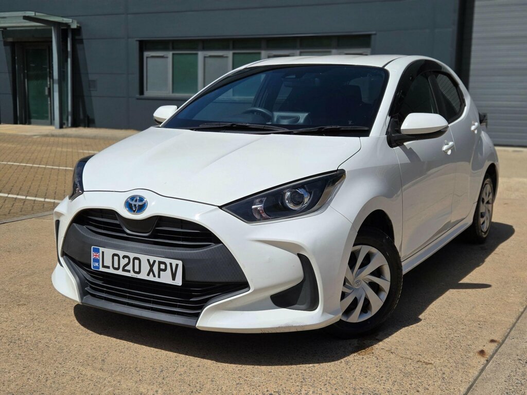 Toyota Yaris 1.5 Hybrid Icon Cvt Black #6