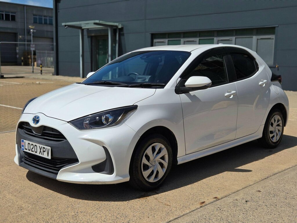 Toyota Yaris 1.5 Hybrid Icon Cvt Black #19